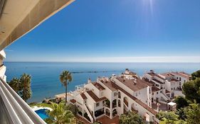 Piso bonito en la primera linea de la playa con vistas al mar en Benalmadena
